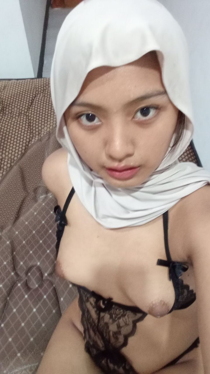 Rika Luca Slut Hijab yang Paling Binal 🌟